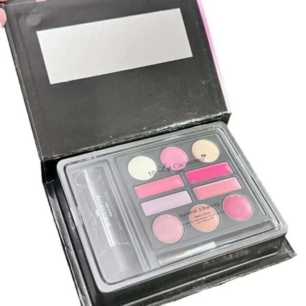 Kiss Me Lip Palette Lip Stick 10 Lip Glosses Brush Case Mirror‎ GIFT New In Box